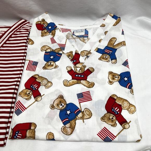 Vintage Scrub Tops Lot of 4 Size L/XL Pockets 4th of July Bears Rubber Ducky - Picture 4 of 13